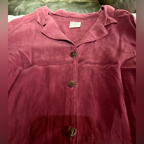 C.M.C Tecel Shirt with coconut buttons and split hems, rich ruby color, Size L - Picture 2 of 5